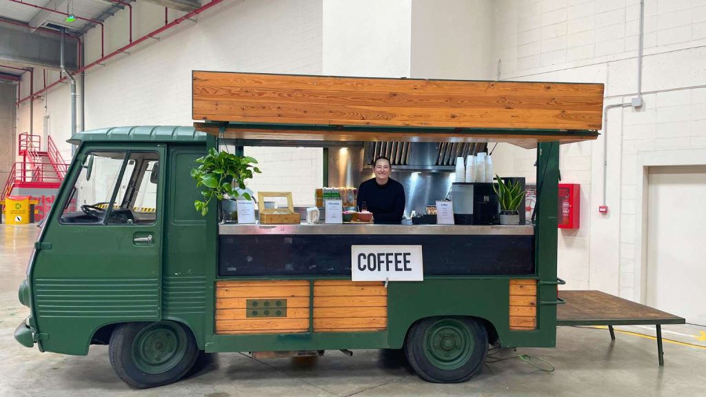 Foodtruck de churros con chocolate en evento corporativo de Barcelona