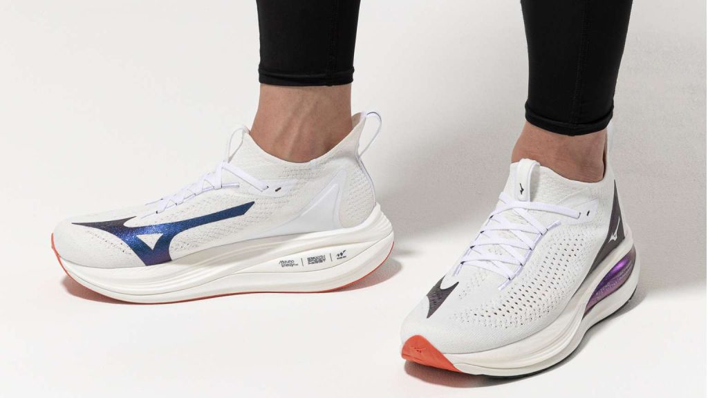 Zapatillas de running Mizuno Neo Vista 2 en color moderno, diseñadas para corredores exigentes que buscan comodidad, estabilidad y alto rendimiento en Zaragoza.