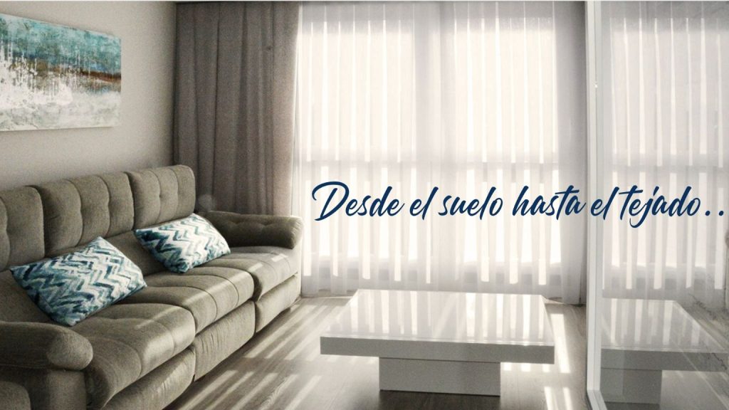 Empresa de reformas planificando una reforma integral interior.