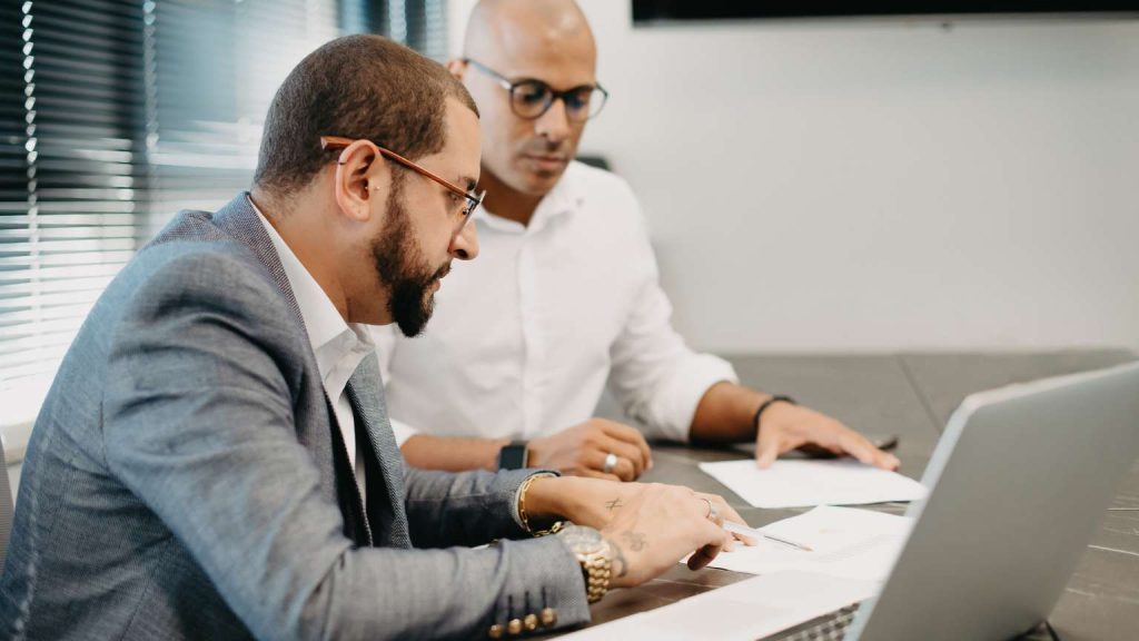 Asesoría fiscal contable y laboral ofreciendo atención profesional y soporte 24/7 a empresas y autónomos.