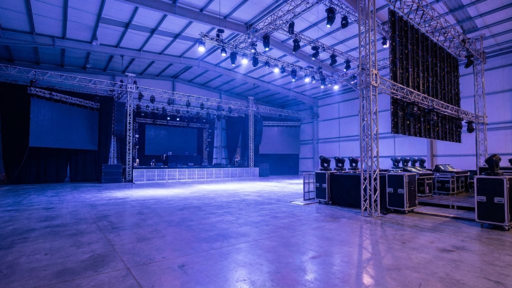 ¿Cómo puede el alquiler de una macrodiscoteca transformar tu próximo evento?