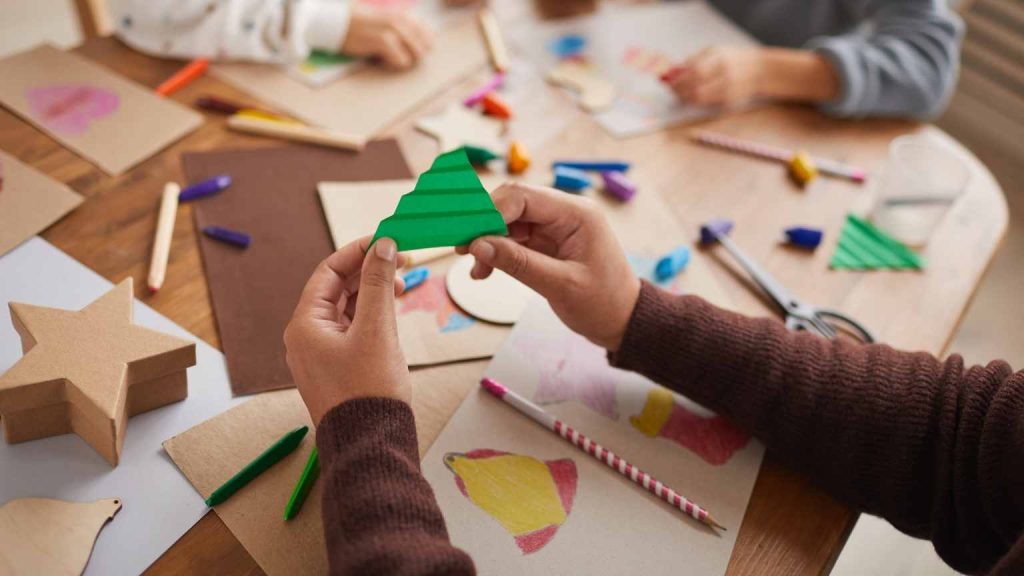 ¿Buscas dónde despertar tu creatividad con clases de manualidades en Madrid?