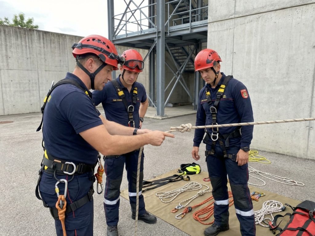 Aprende técnicas con nuestras clases de cuerda bombero