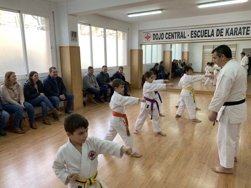 Descubre tu escuela de karate: aprende y crece