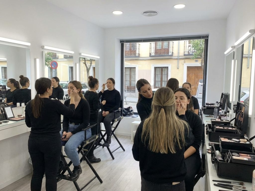 Descubre tu escuela de maquillaje profesional en España