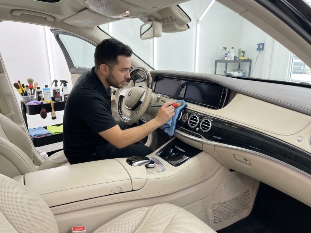 Descubre nuestro detailing interior profesional