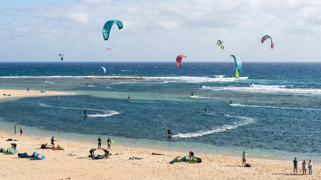 Cuáles son los mejores lugares para practicar kitesurf?