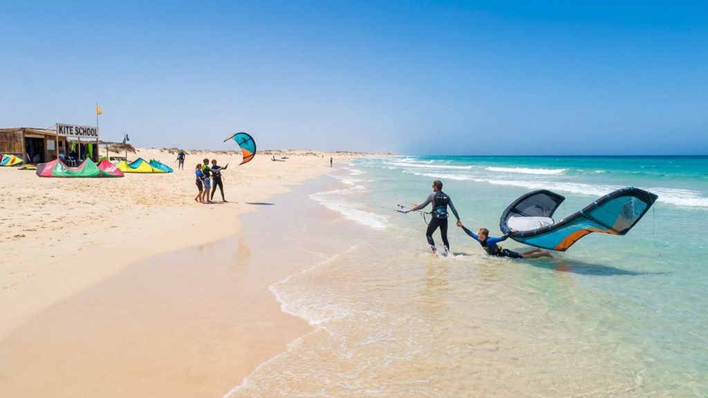 What are the best places to learn kitesurfing?