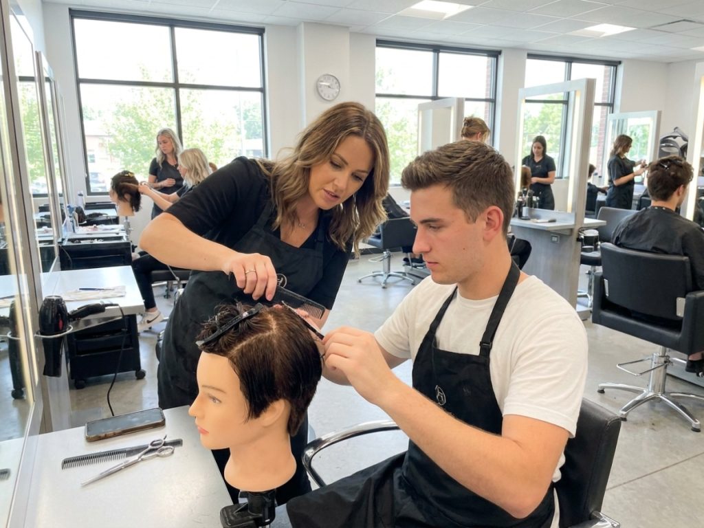 Descubre nuestro curso de peluquería profesional