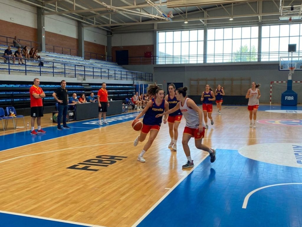Descubre el vibrante baloncesto femenino en España