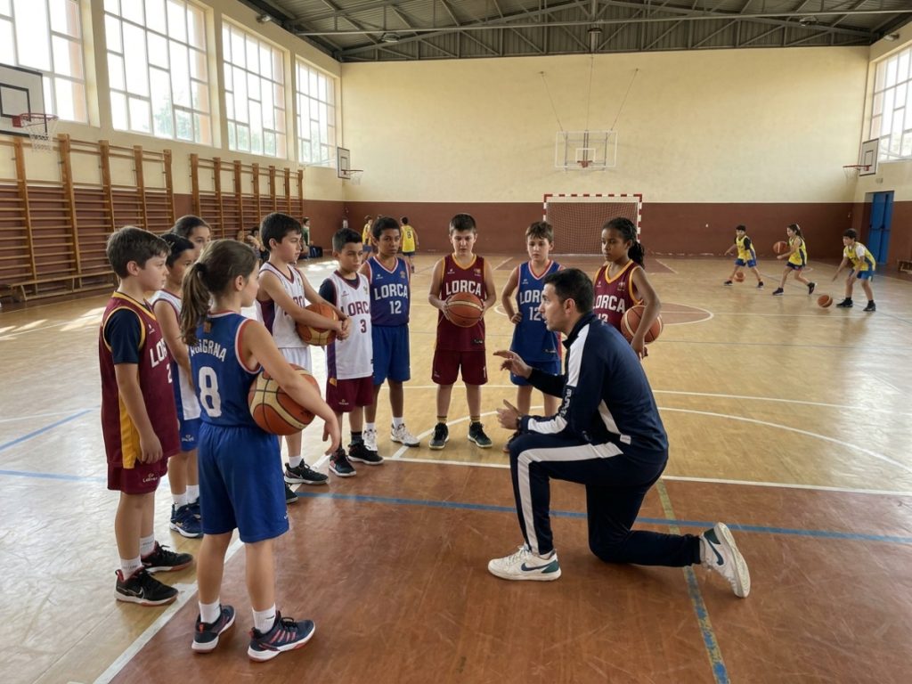 Descubre nuestra escuela de baloncesto en Lorca