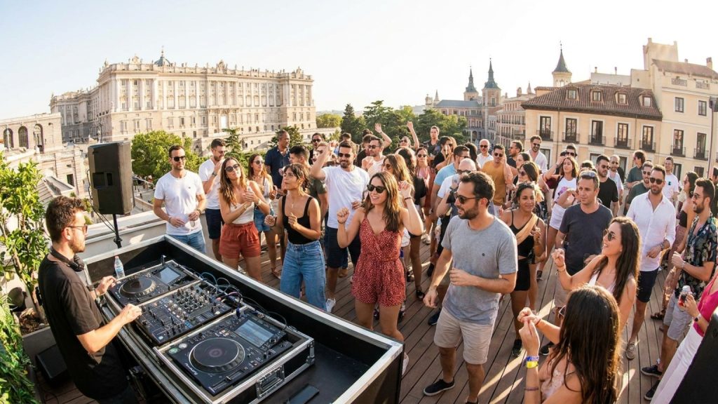 ¿Qué son las fiestas house en Madrid y dónde puedes disfrutarlas?