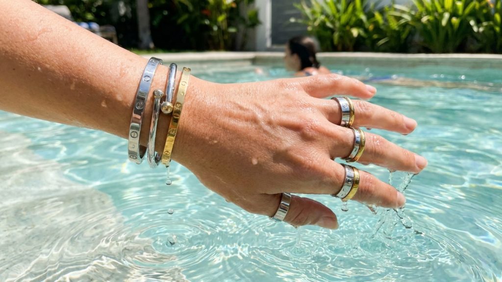¿Qué son las joyas resistentes al agua y por qué las necesitas?