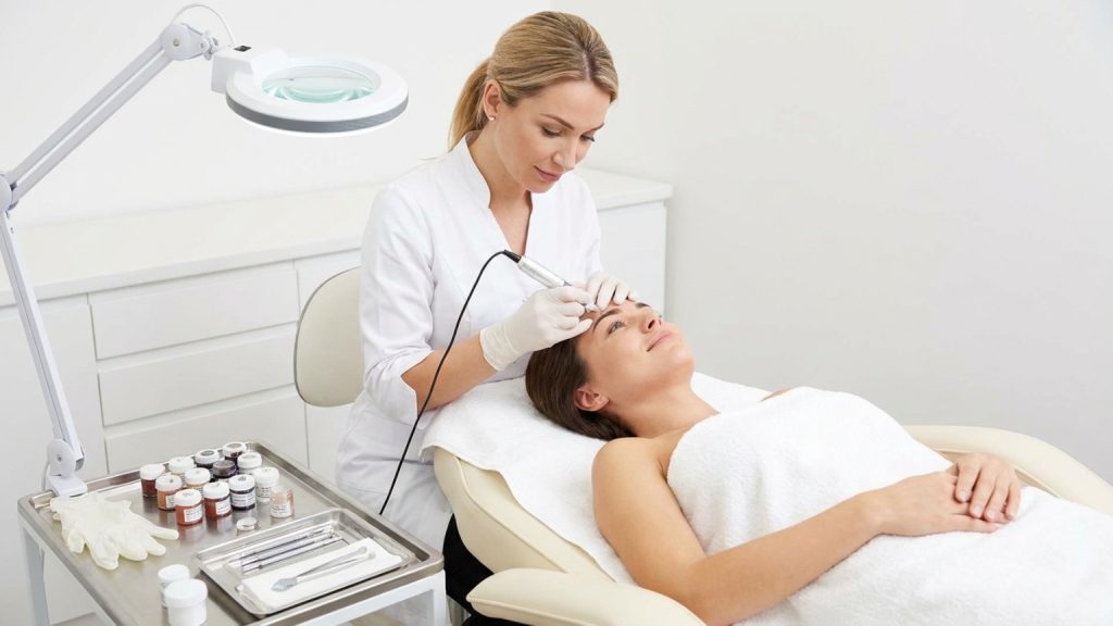 ¿Qué es el tratamiento de cejas y labios y por qué es para ti?