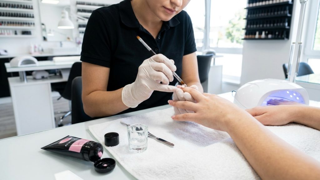 ¿Qué es el acrylgel para uñas y por qué es una opción popular?