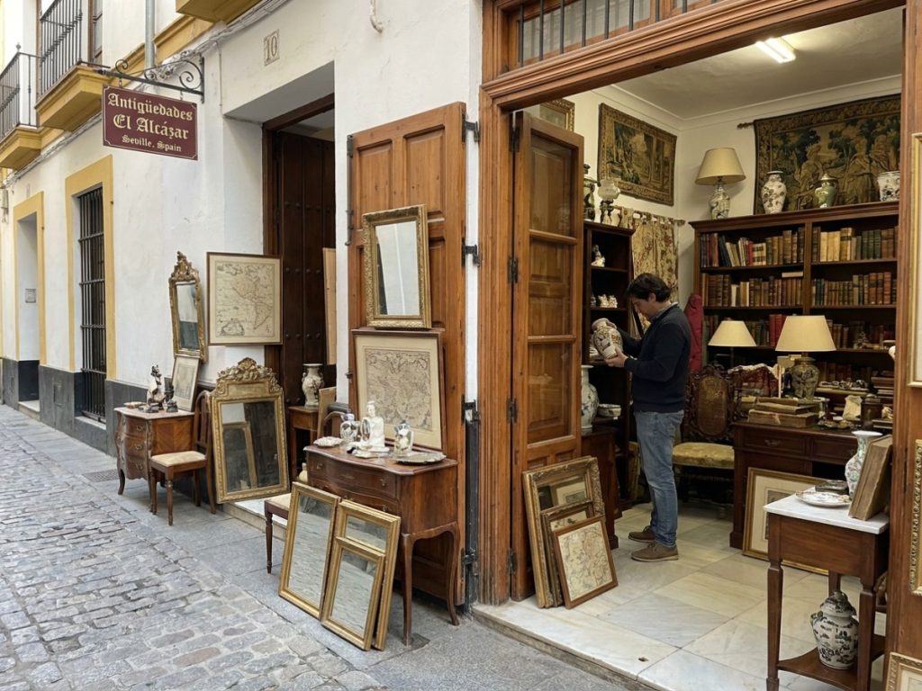 Tu tienda de antigüedades en Sevilla