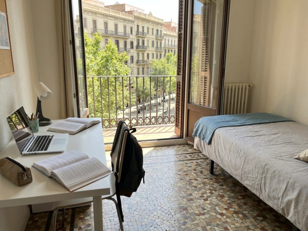 Your Ideal Student Room in Barcelona Awaits