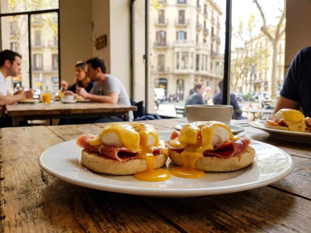 Los mejores huevos benedict en Barcelona te esperan